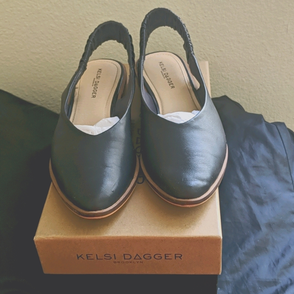 Kelsi Dagger Navy Blue Sandals (Altonnl)